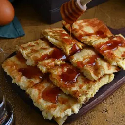Cream Mutabbaq With Honey